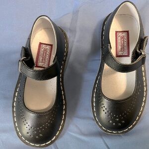 L’Amour Shoes size 9